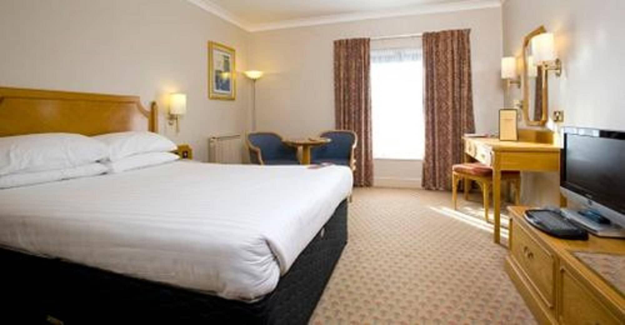 เดอะ ฮ้อก แบค แอนด์ สปา ฟาร์นแฮม Hotel ฟาร์แนม ภายนอก รูปภาพ