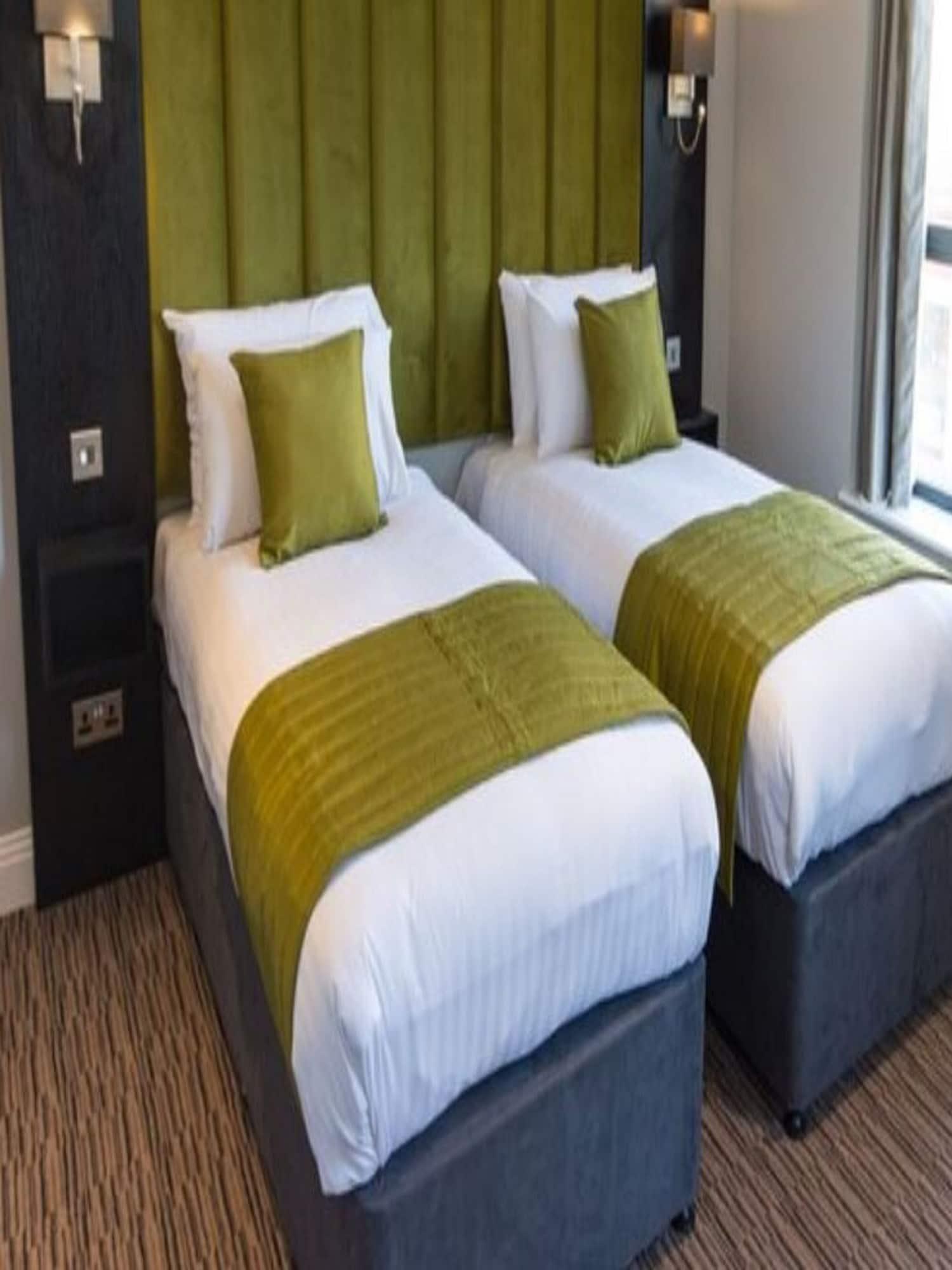 เดอะ ฮ้อก แบค แอนด์ สปา ฟาร์นแฮม Hotel ฟาร์แนม ภายนอก รูปภาพ