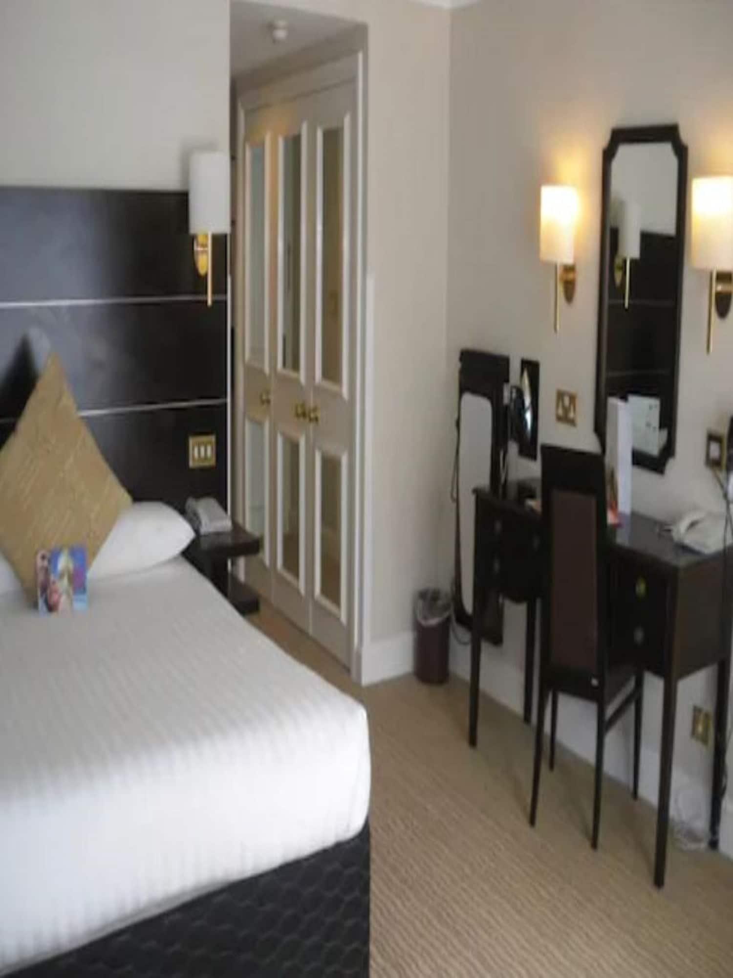 เดอะ ฮ้อก แบค แอนด์ สปา ฟาร์นแฮม Hotel ฟาร์แนม ภายนอก รูปภาพ