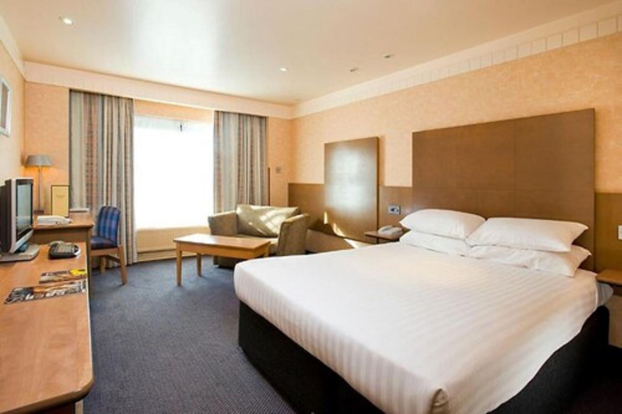 เดอะ ฮ้อก แบค แอนด์ สปา ฟาร์นแฮม Hotel ฟาร์แนม ภายนอก รูปภาพ