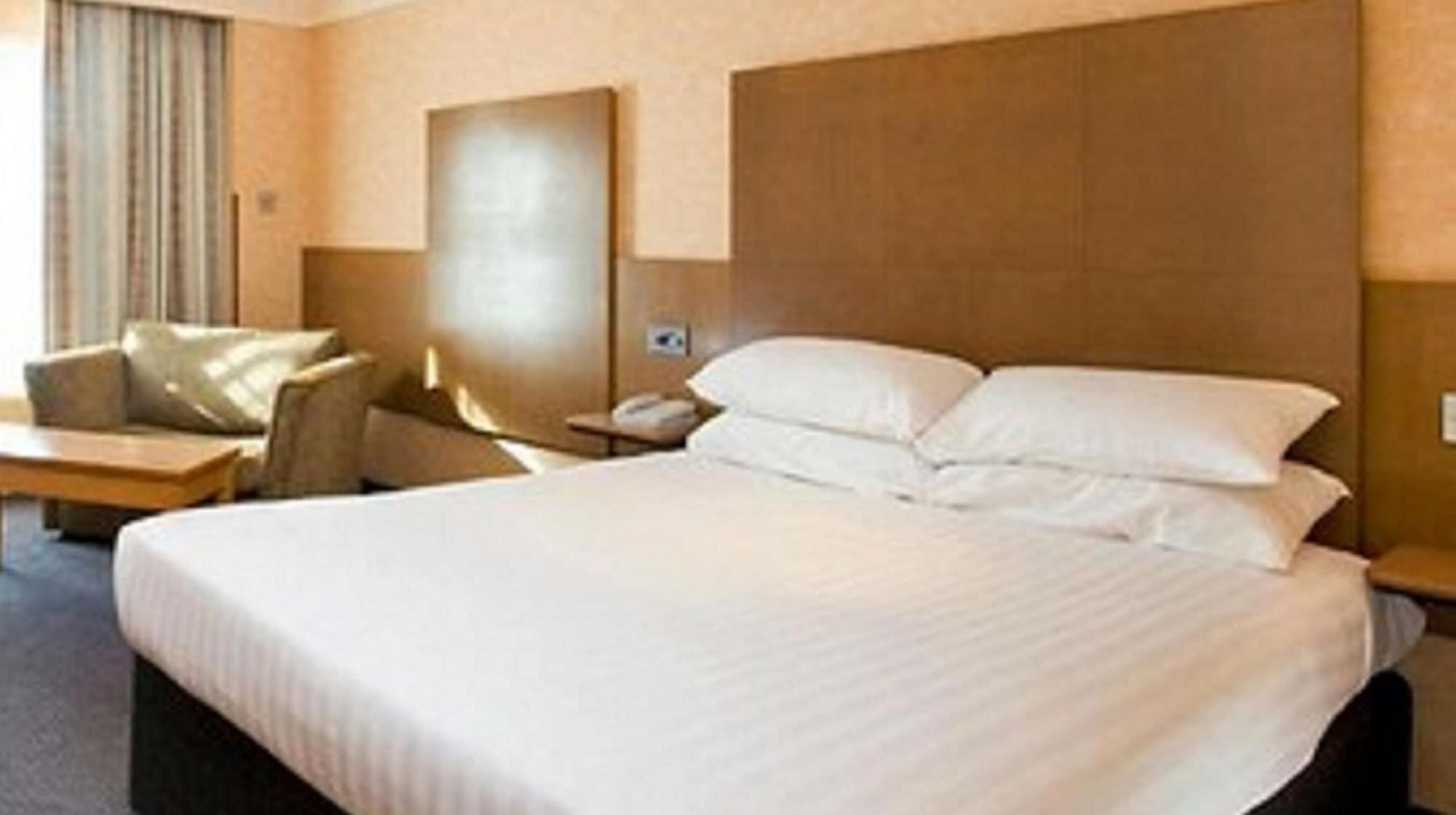 เดอะ ฮ้อก แบค แอนด์ สปา ฟาร์นแฮม Hotel ฟาร์แนม ภายนอก รูปภาพ