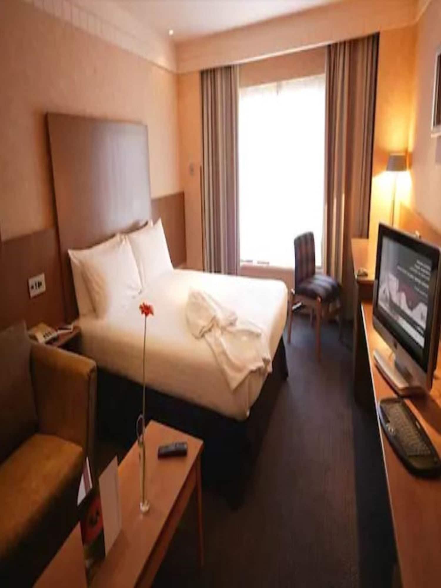 เดอะ ฮ้อก แบค แอนด์ สปา ฟาร์นแฮม Hotel ฟาร์แนม ภายนอก รูปภาพ